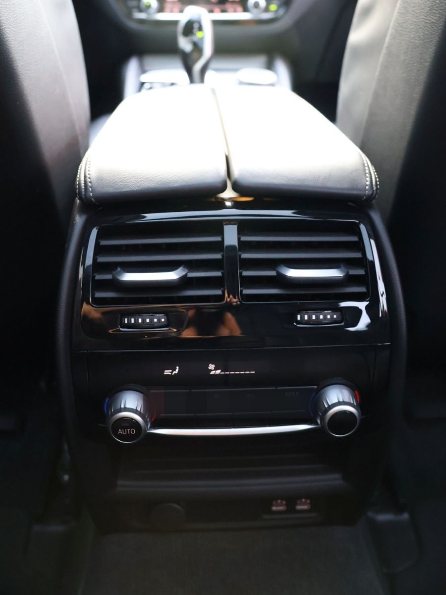 BMW 530 d xDrive M-Sport Pano Laser Memory HUD foto 18