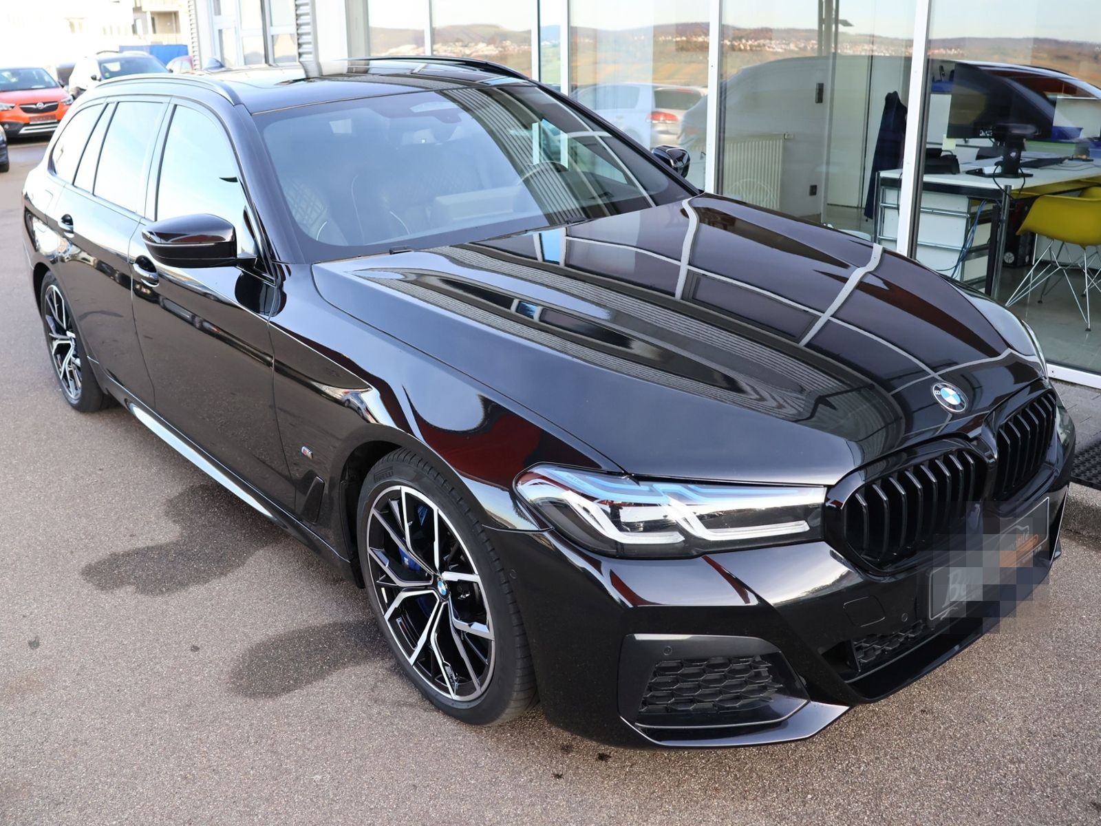 BMW 530 d xDrive M-Sport Pano Laser Memory HUD foto 4