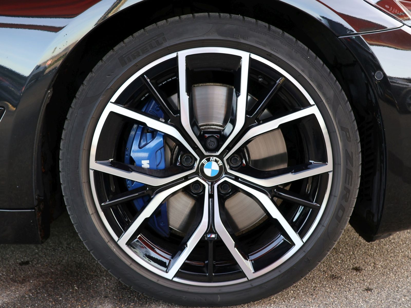 BMW 530 d xDrive M-Sport Pano Laser Memory HUD foto 6