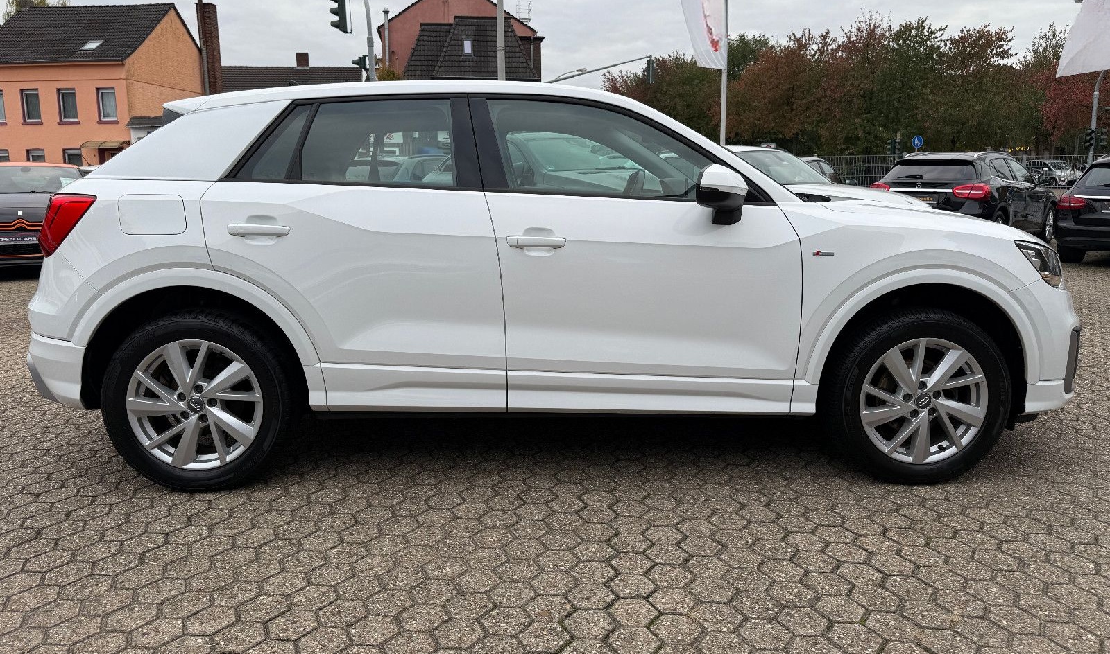Audi Q2 35 TFSI*AHK*Tempomat*Leder*Navi* foto 6