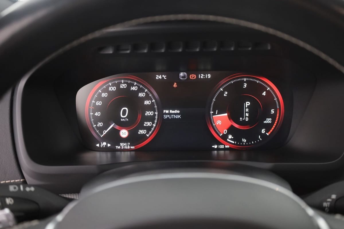 Volvo XC90 D5 R Design AWD LED 7-Sitzer ACC Kamera DAB foto 17
