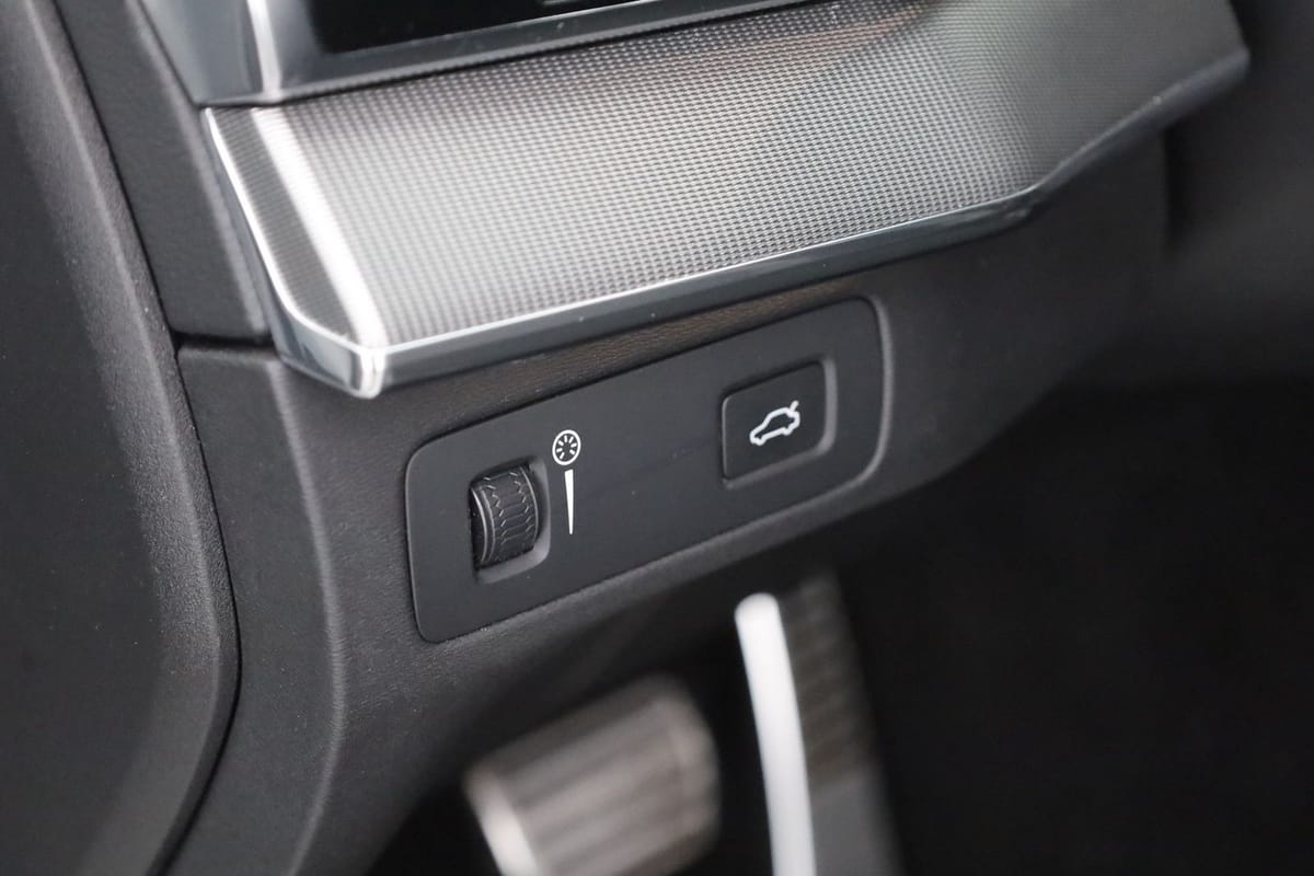 Volvo XC90 D5 R Design AWD LED 7-Sitzer ACC Kamera DAB foto 20