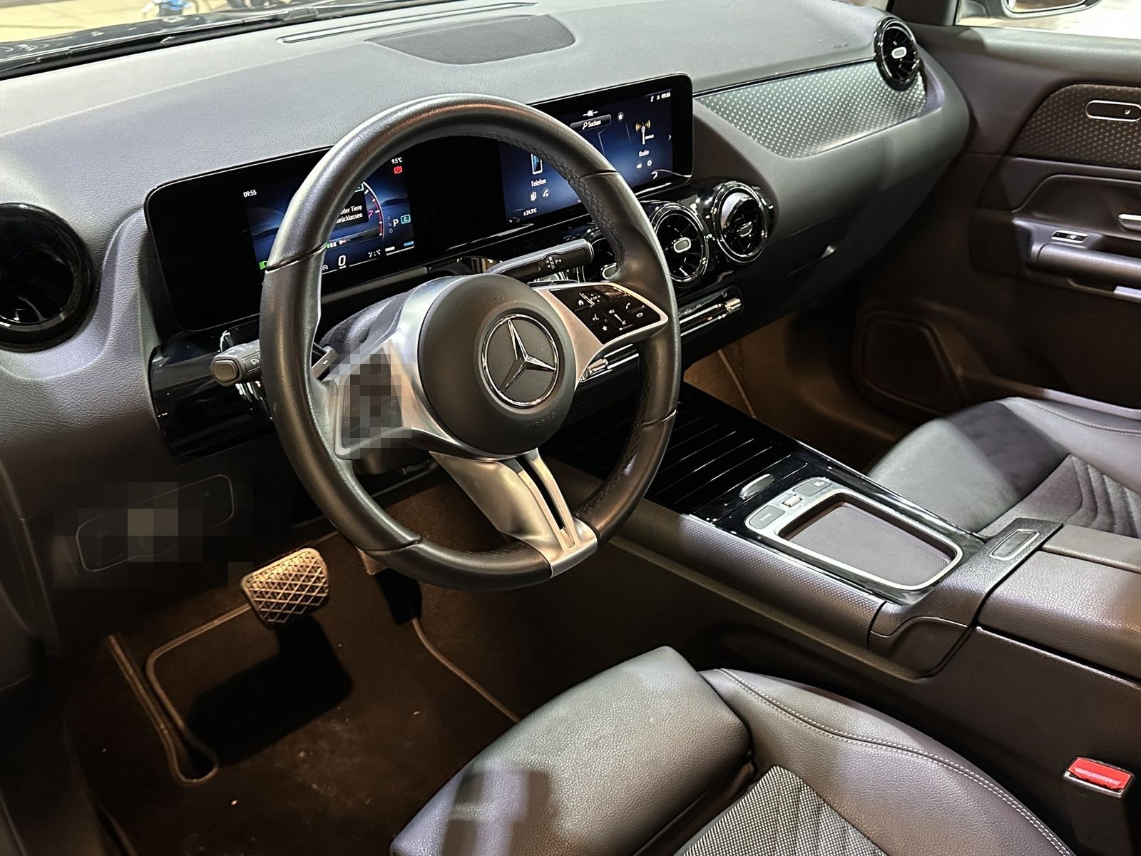 Mercedes-Benz GLA 180 Navi Distr.+ dig.Cockpit R.Cam DAB SHZ foto 12