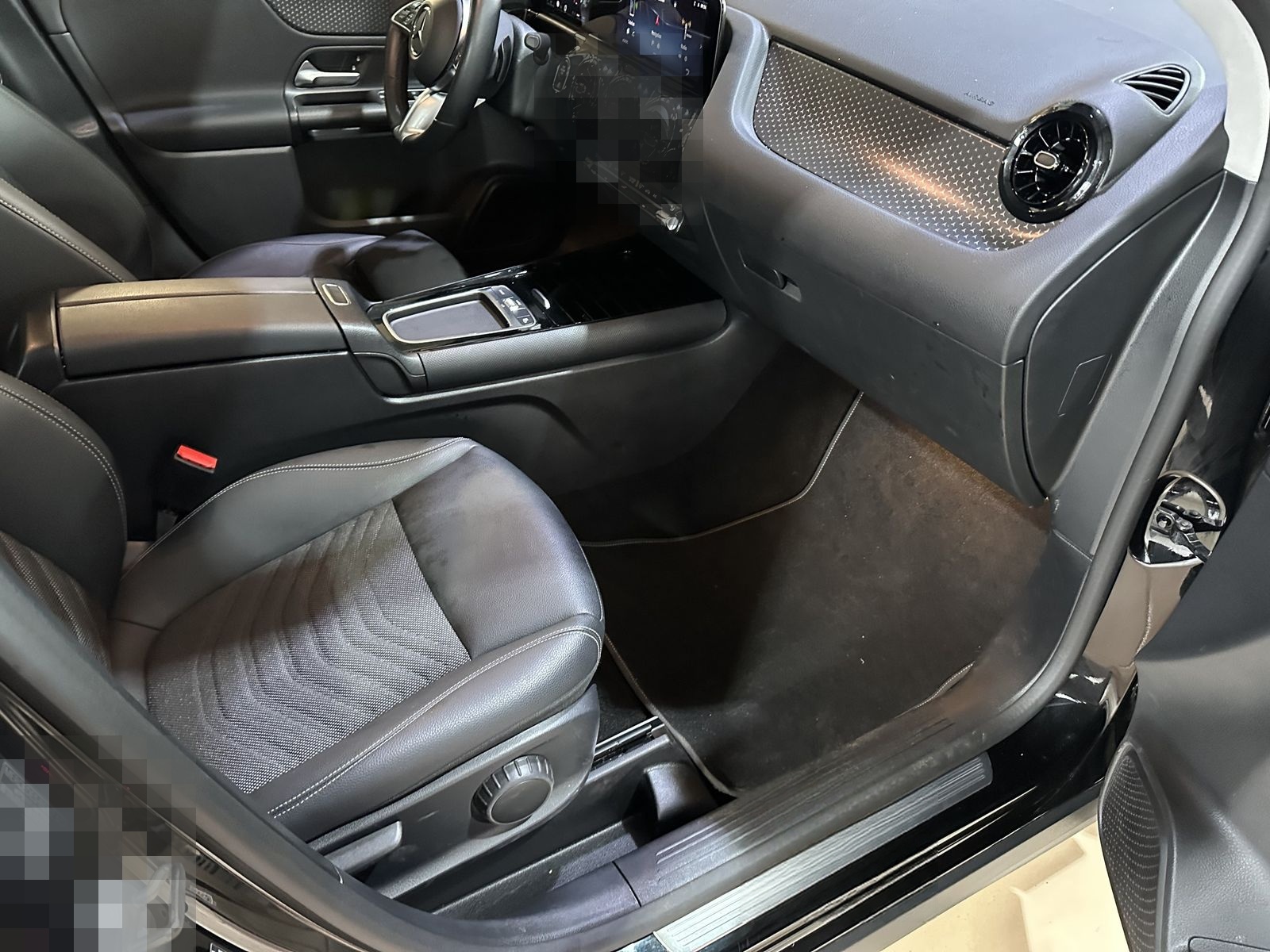 Mercedes-Benz GLA 180 Navi Distr.+ dig.Cockpit R.Cam DAB SHZ foto 16