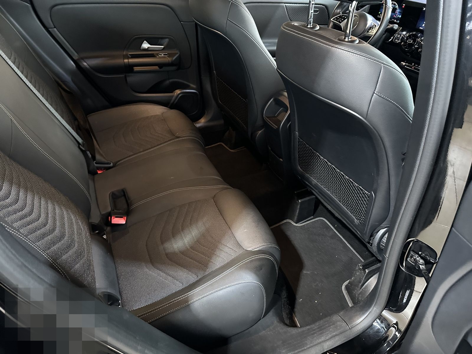 Mercedes-Benz GLA 180 Navi Distr.+ dig.Cockpit R.Cam DAB SHZ foto 18