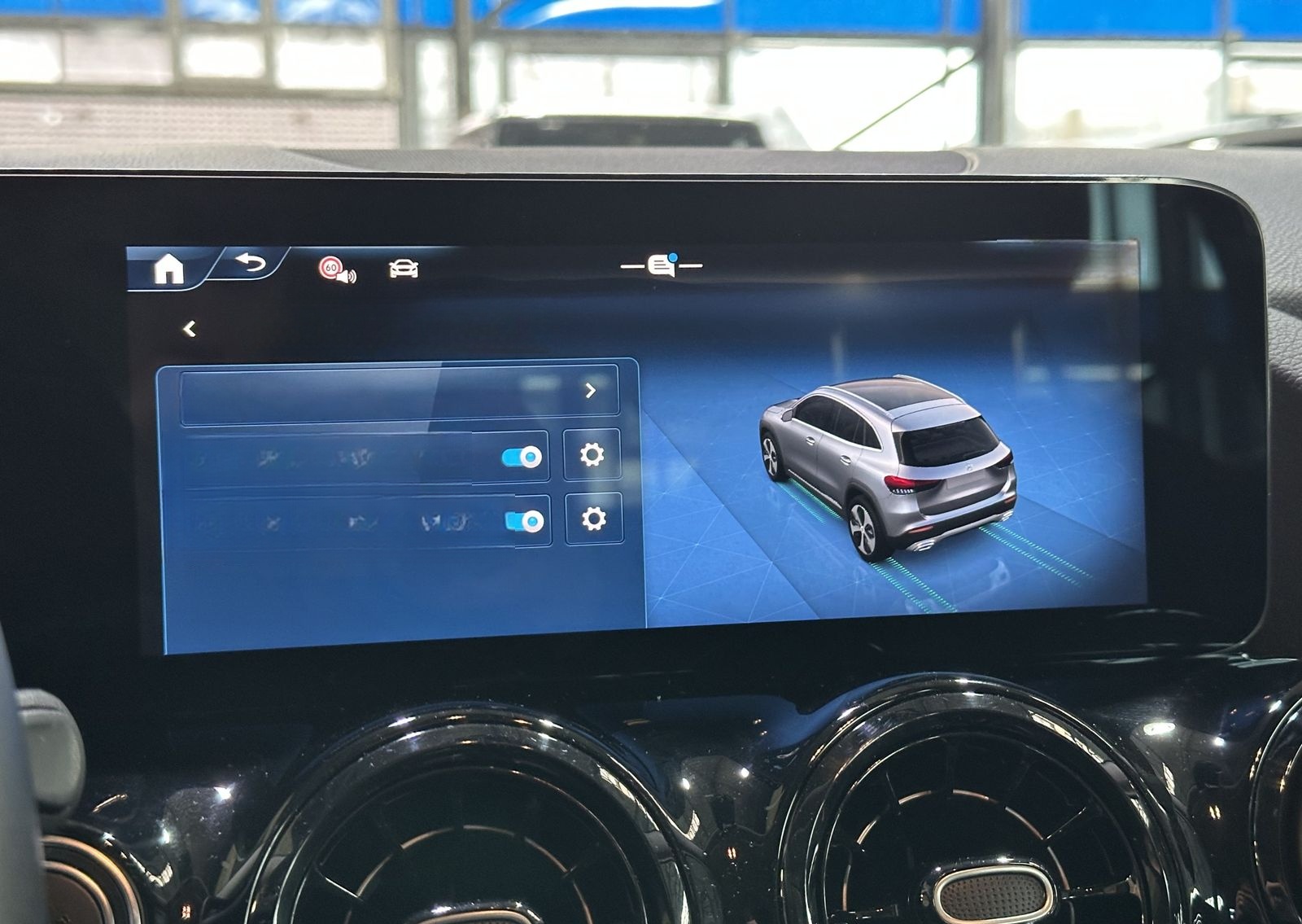 Mercedes-Benz GLA 180 Navi Distr.+ dig.Cockpit R.Cam DAB SHZ foto 22