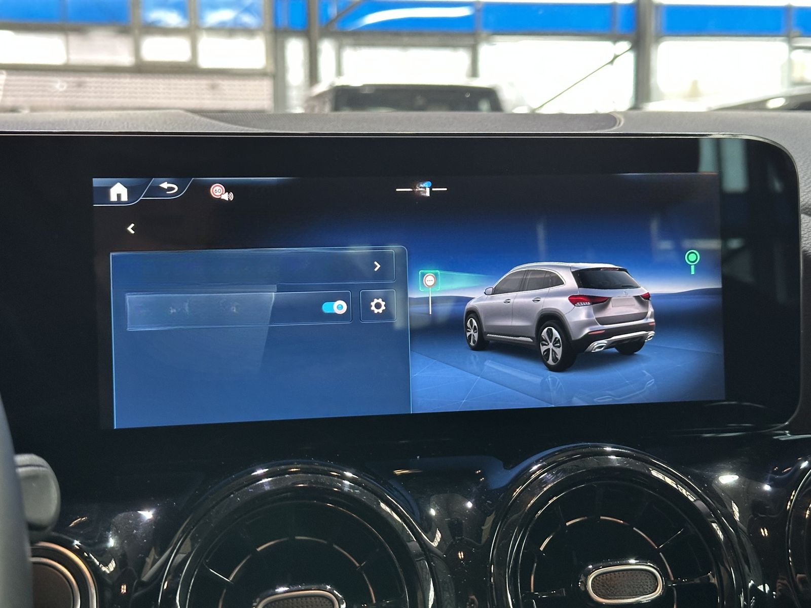 Mercedes-Benz GLA 180 Navi Distr.+ dig.Cockpit R.Cam DAB SHZ foto 23