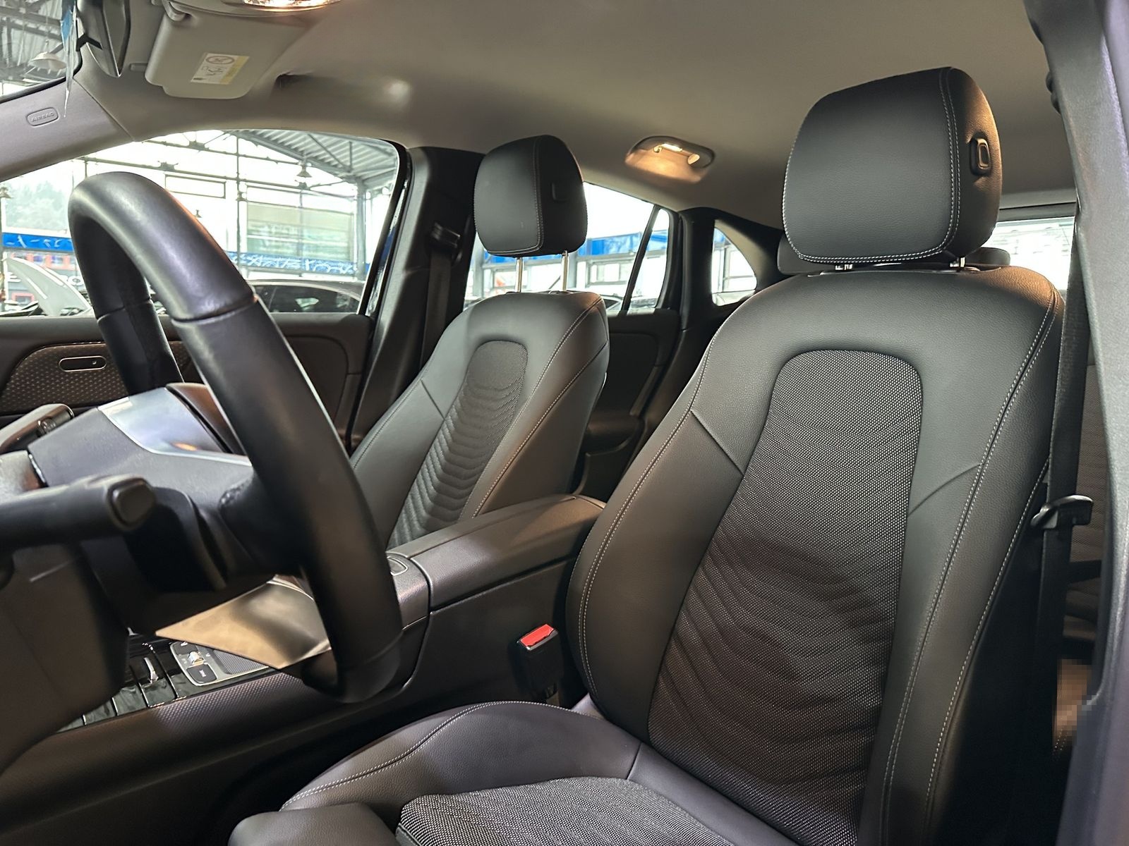 Mercedes-Benz GLA 180 Navi Distr.+ dig.Cockpit R.Cam DAB SHZ foto 9