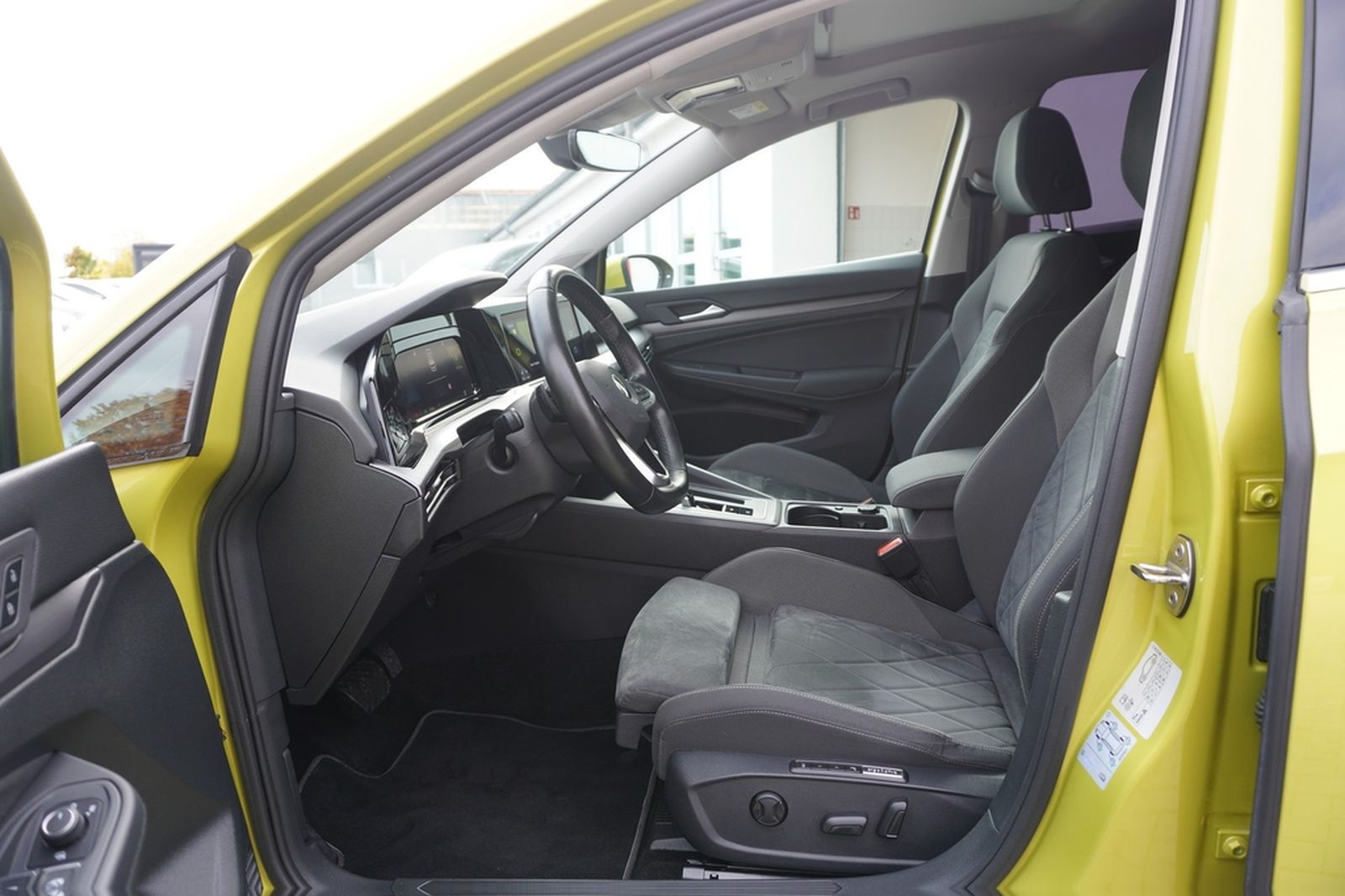 Volkswagen Golf VIII Style 1.5 eTSI DSG LED Navi ACC PDC foto 35