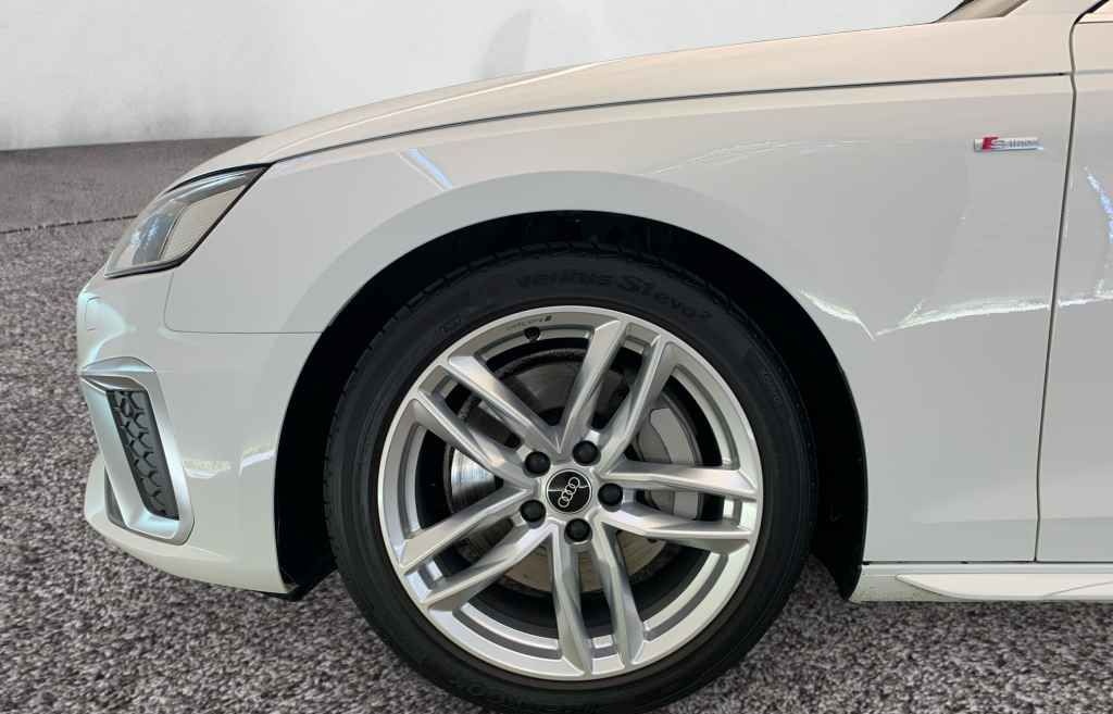 Audi A4 Avant 45 TFSI qua 2x S line *AHK*PANO*MATRIX* foto 4