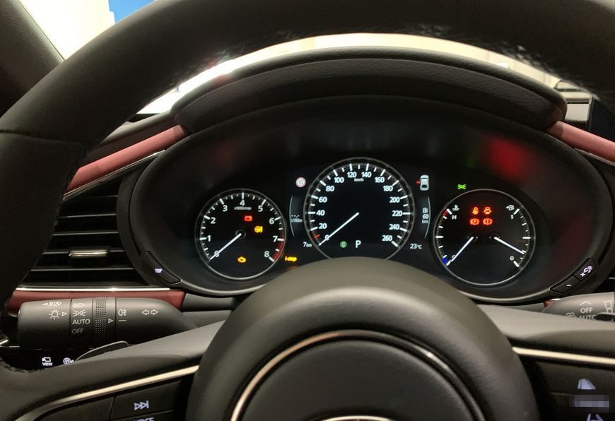 Mazda 3 e-SKYACTIV-X 186 M HYBRID Aut. TAKUMI 137 kW,  foto 10