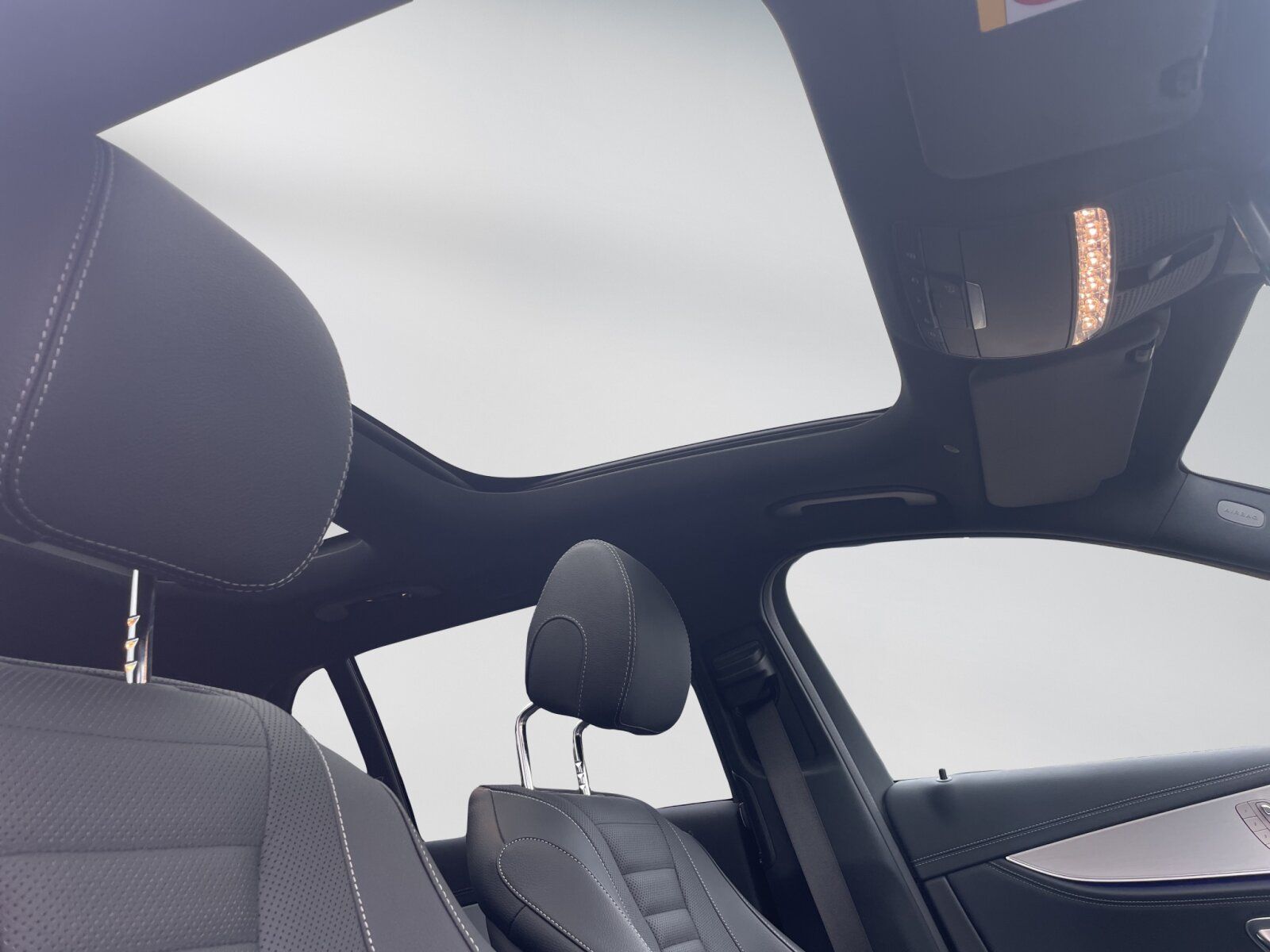 Mercedes-Benz E 220 dT 4M AMG DISTRONIC*PANORAMA*SITZKLIMA*etc foto 19