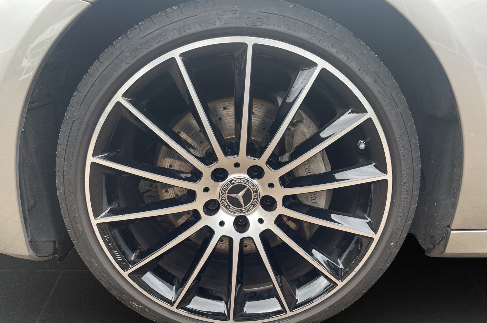 Mercedes-Benz E 220 dT 4M AMG DISTRONIC*PANORAMA*SITZKLIMA*etc foto 23