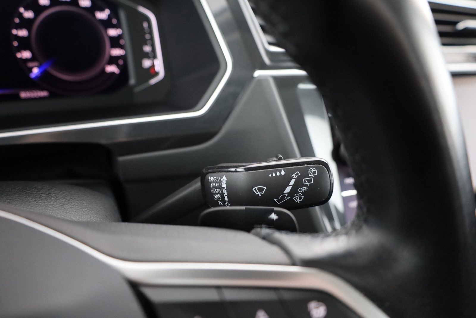 Volkswagen Tiguan 2.0 TDI 4M Elegance LED Navi ACC AHK DAB foto 20