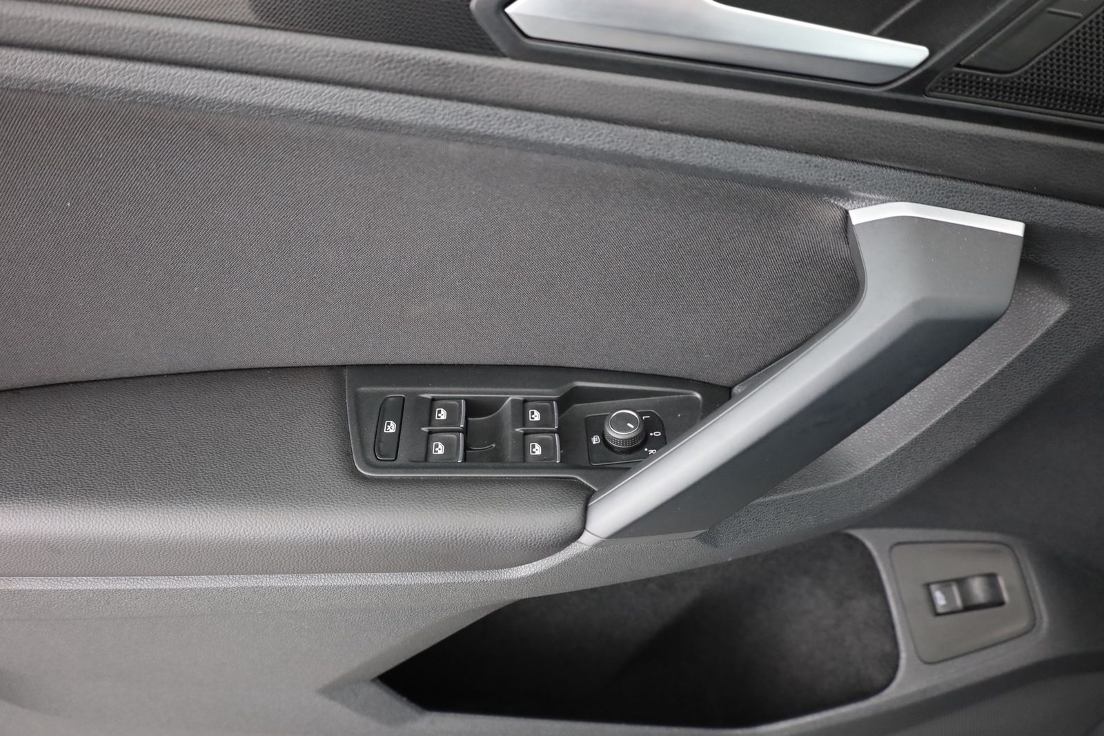 Volkswagen Tiguan 2.0 TDI 4M Elegance LED Navi ACC AHK DAB foto 22