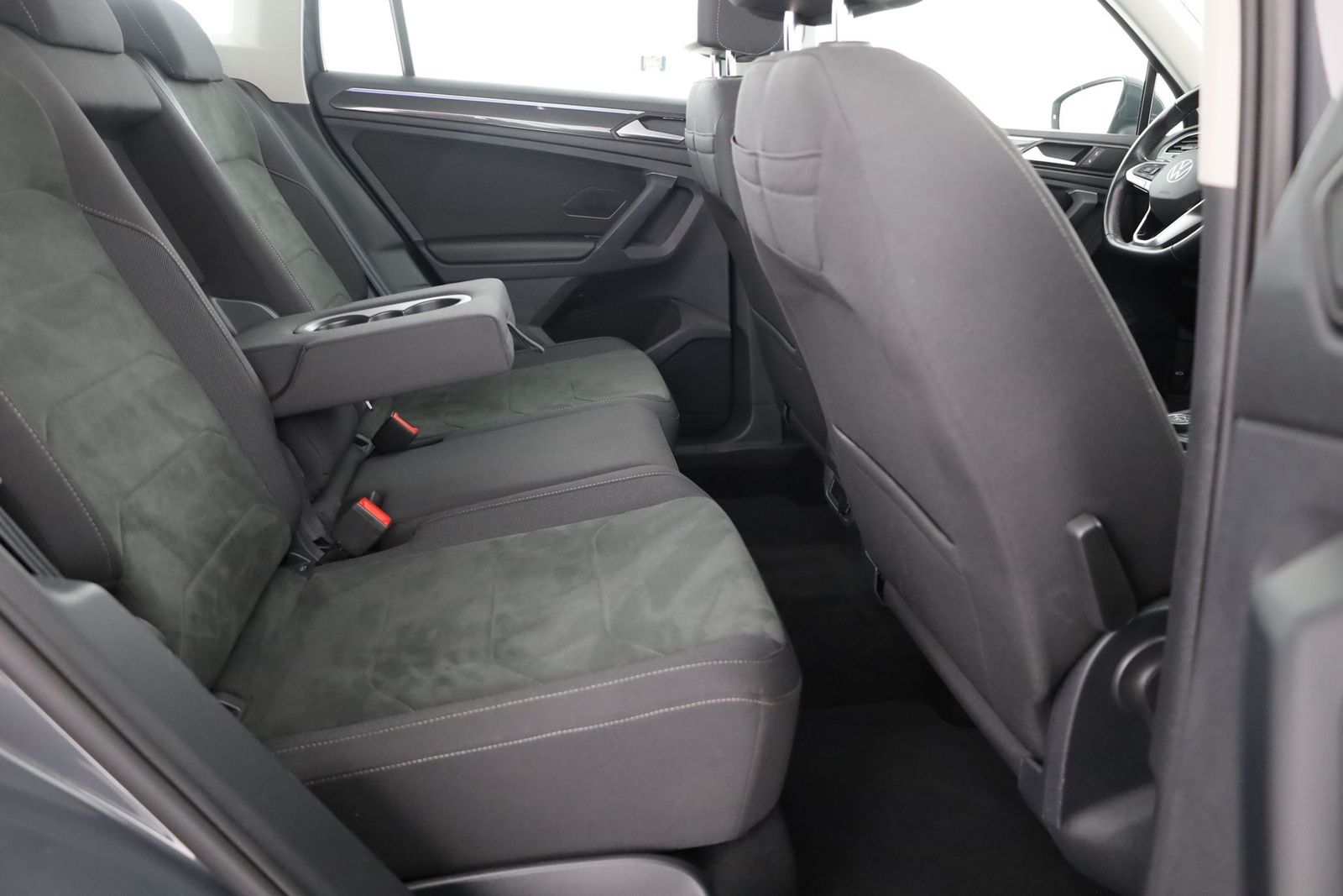 Volkswagen Tiguan 2.0 TDI 4M Elegance LED Navi ACC AHK DAB foto 25