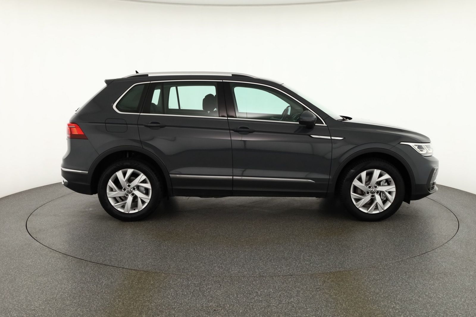 Volkswagen Tiguan 2.0 TDI 4M Elegance LED Navi ACC AHK DAB foto 6