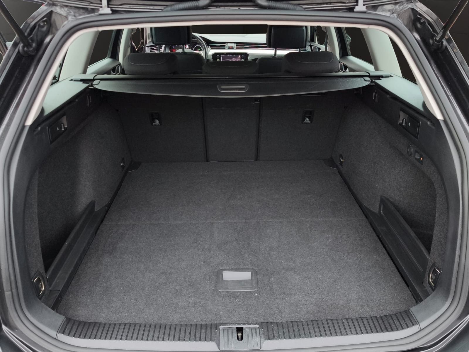 Volkswagen Passat Variant Business/AHK/LED/ACC/RFK foto 11