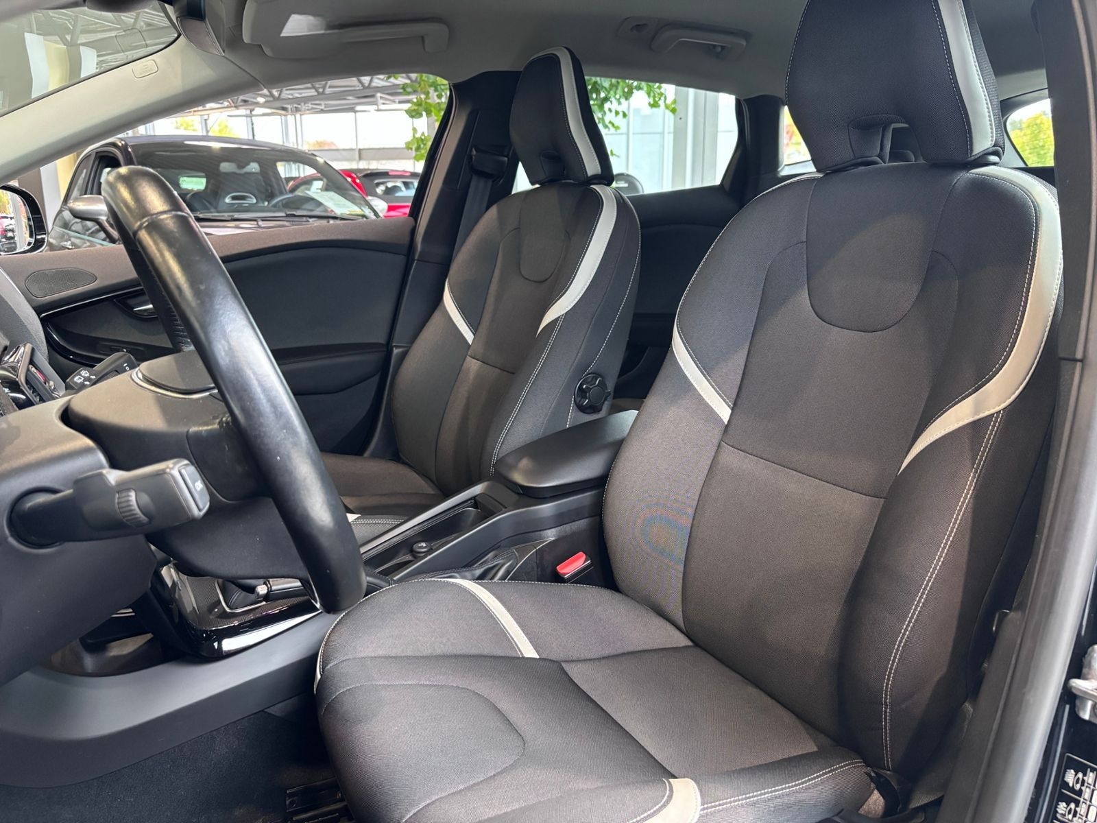 Volvo V40 Cross Country Momentum LED NAVI ALU foto 11