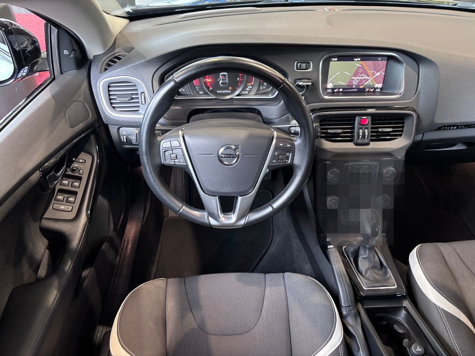 Volvo V40 Cross Country Momentum LED NAVI ALU foto 13