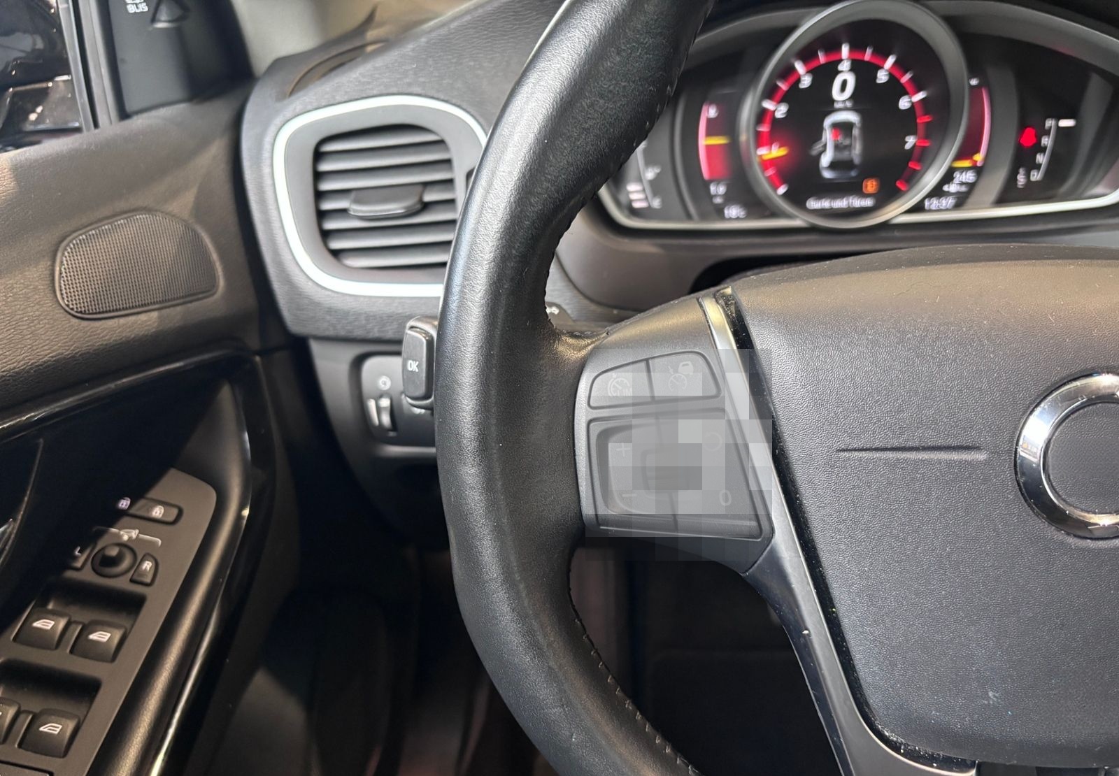 Volvo V40 Cross Country Momentum LED NAVI ALU foto 14