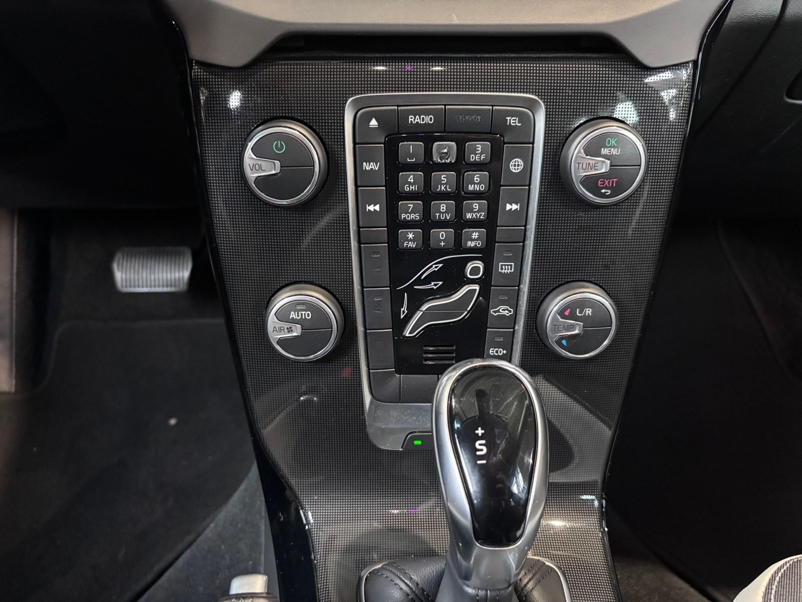 Volvo V40 Cross Country Momentum LED NAVI ALU foto 17