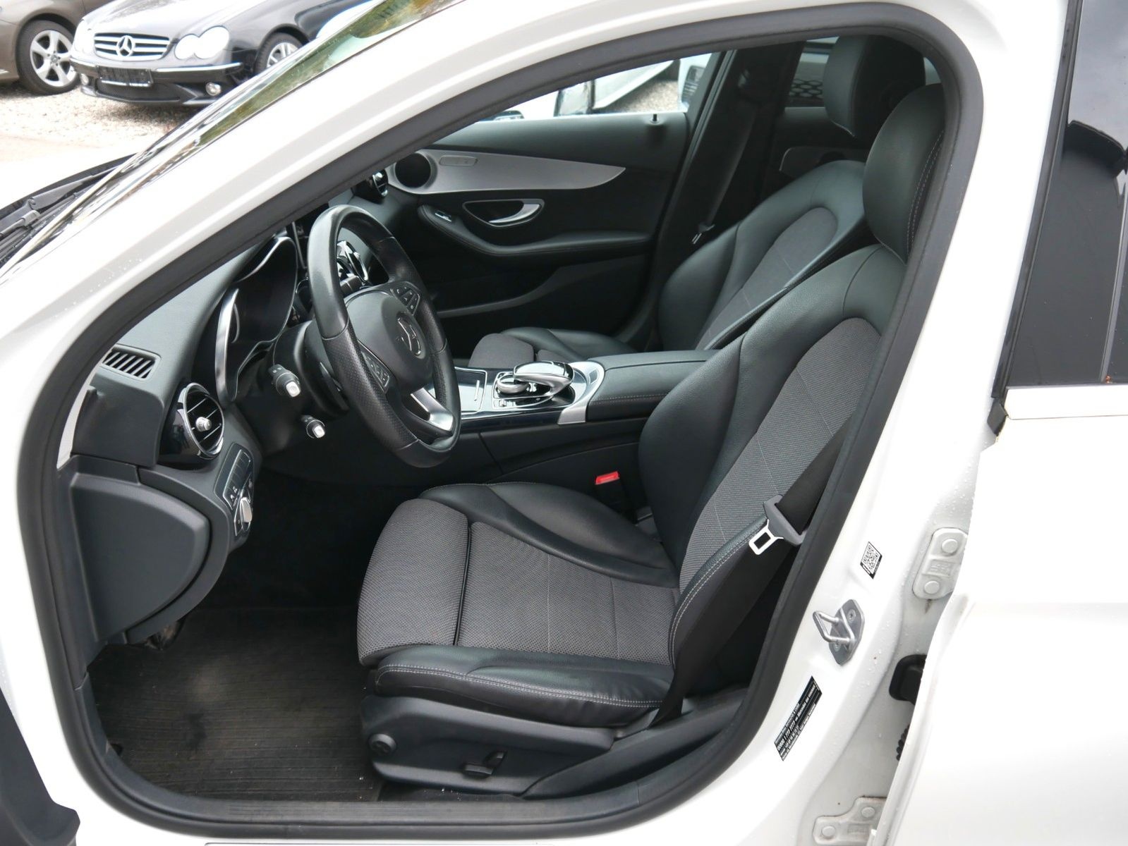 Mercedes-Benz C 200 T CGI Avantgarde NAVI/LED/KEYLESS/SPUR foto 7