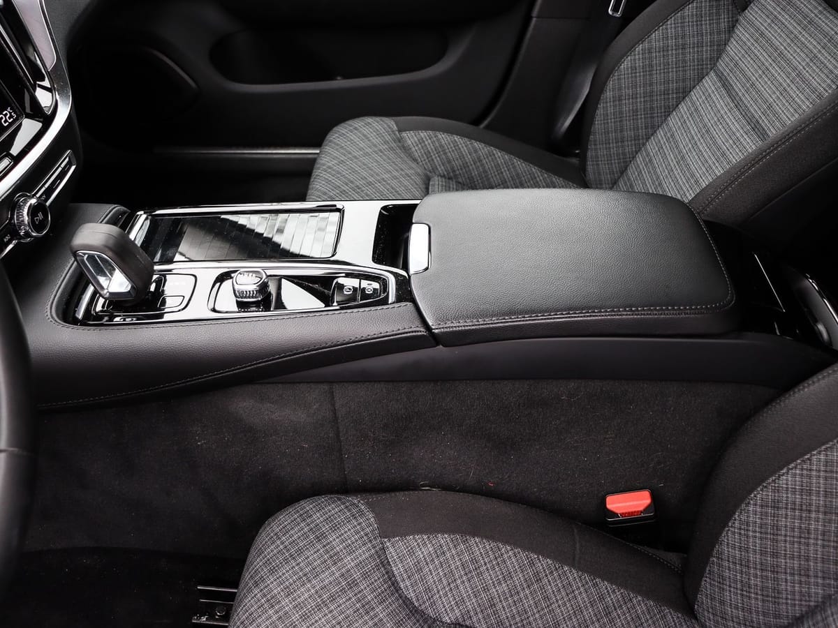Volvo V60 Kombi Core Recharge Plug-In Hybrid AWD T6 Tw foto 13