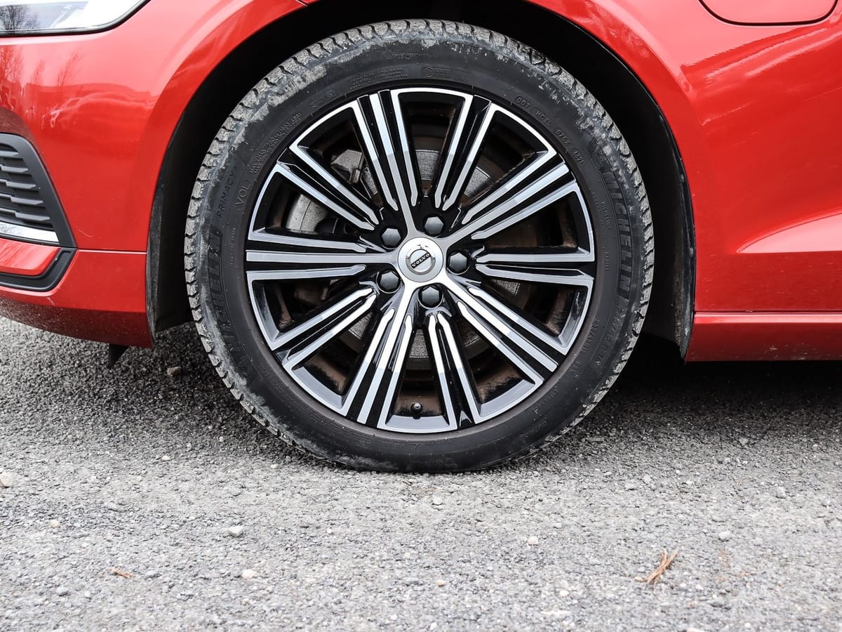 Volvo V60 Kombi Core Recharge Plug-In Hybrid AWD T6 Tw foto 3