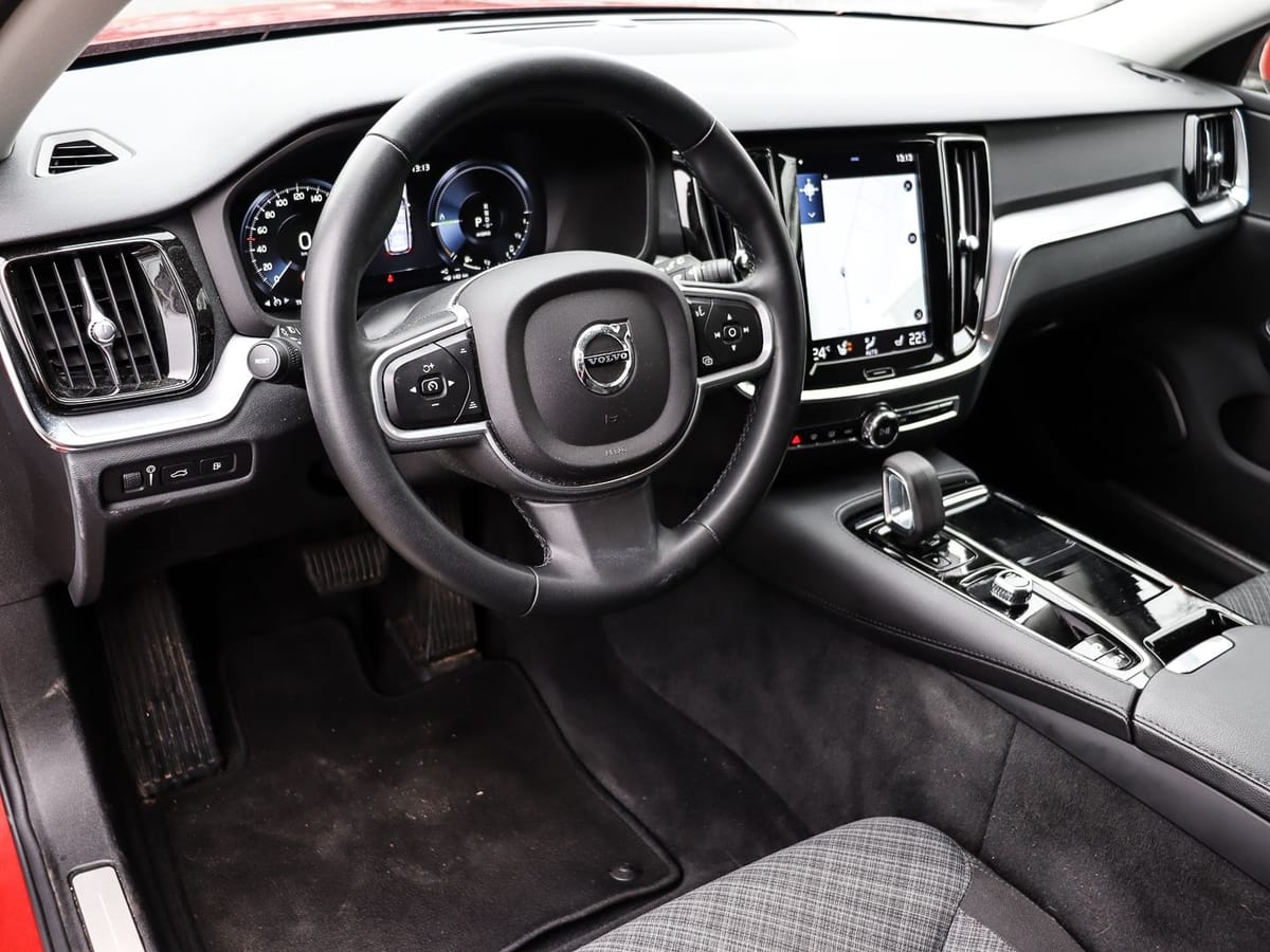 Volvo V60 Kombi Core Recharge Plug-In Hybrid AWD T6 Tw foto 4
