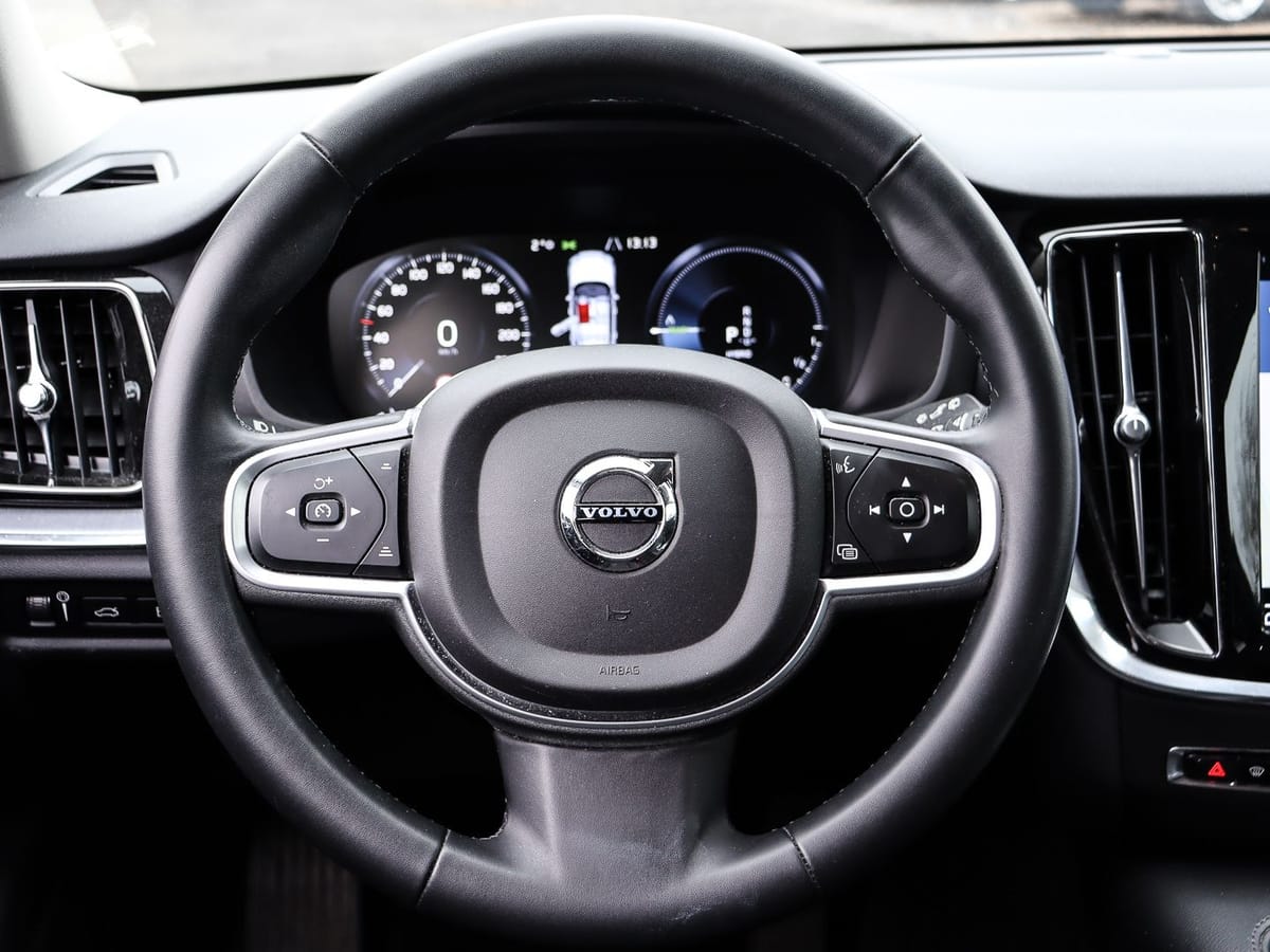 Volvo V60 Kombi Core Recharge Plug-In Hybrid AWD T6 Tw foto 6