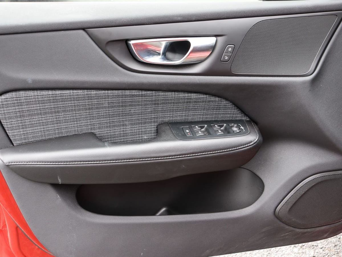 Volvo V60 Kombi Core Recharge Plug-In Hybrid AWD T6 Tw foto 10