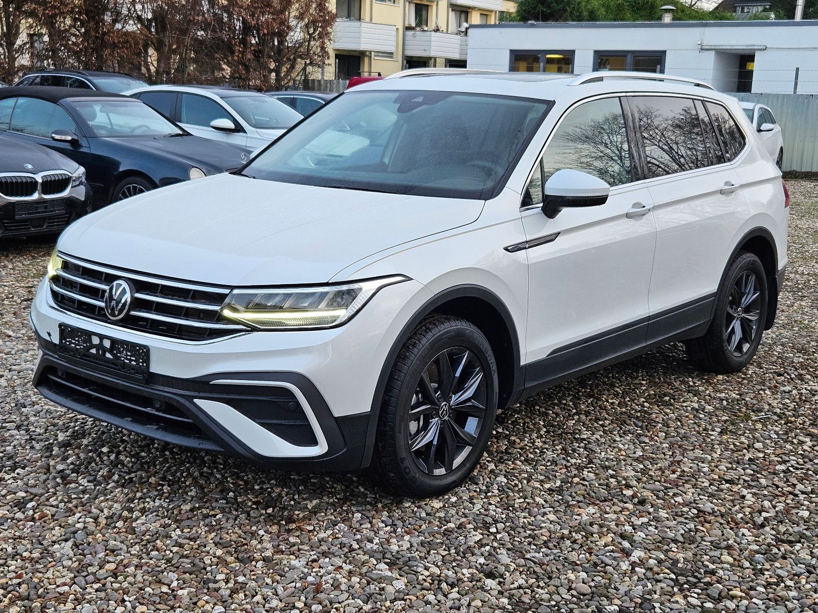 Volkswagen Tiguan Allspace 2.0 TSI Automatik Leder Kamera foto 2