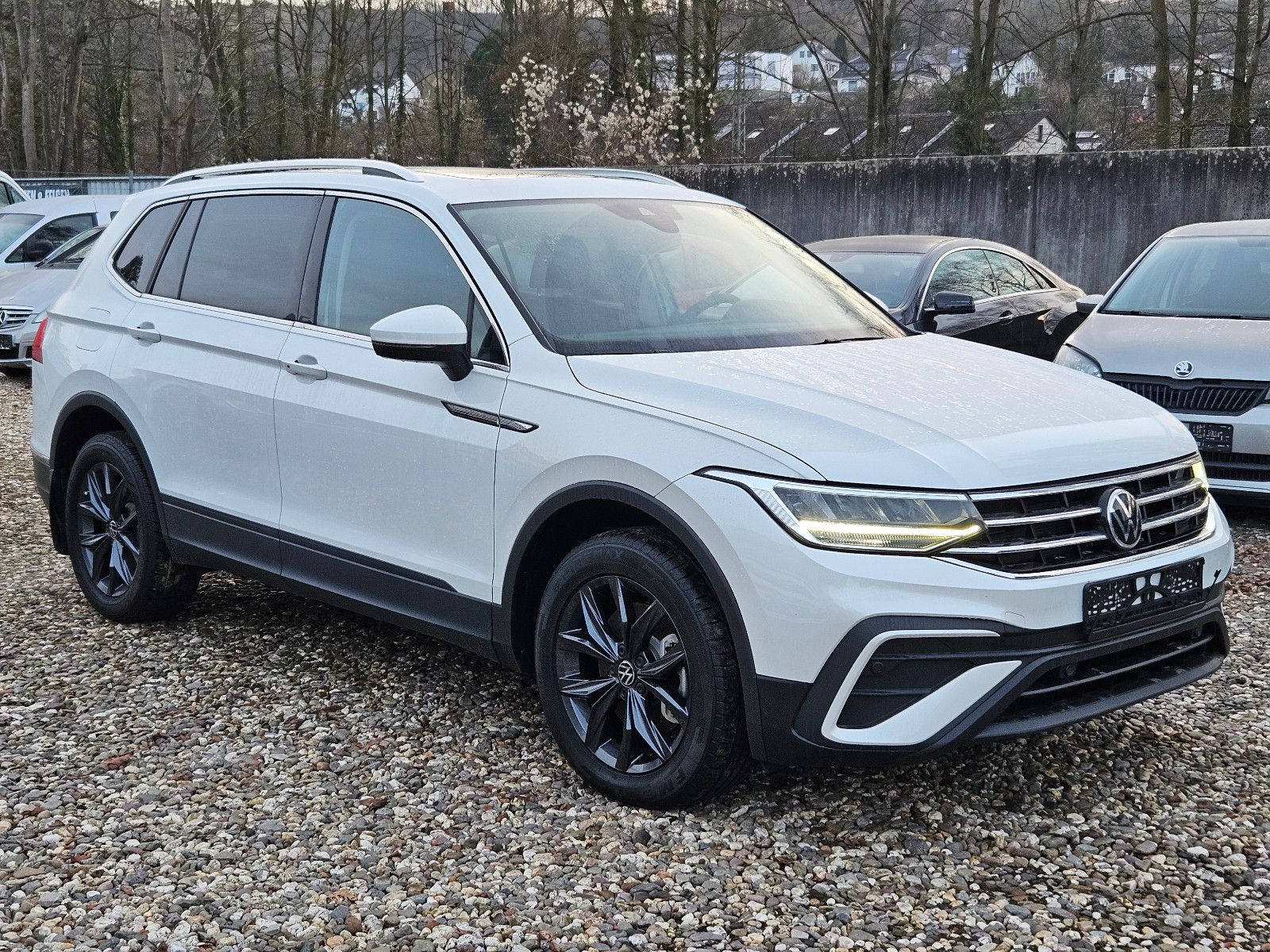 Volkswagen Tiguan Allspace 2.0 TSI Automatik Leder Kamera foto 4