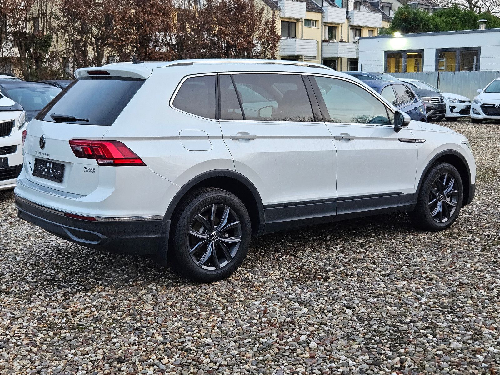 Volkswagen Tiguan Allspace 2.0 TSI Automatik Leder Kamera foto 7