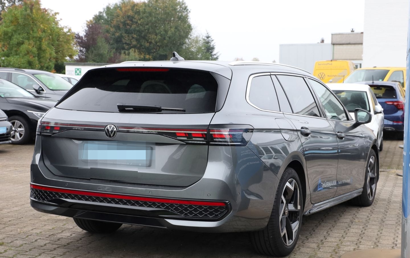 Volkswagen Passat R-LINE 2.0 TDI DSG AHK STAND-HZ LED-MATRI foto 2