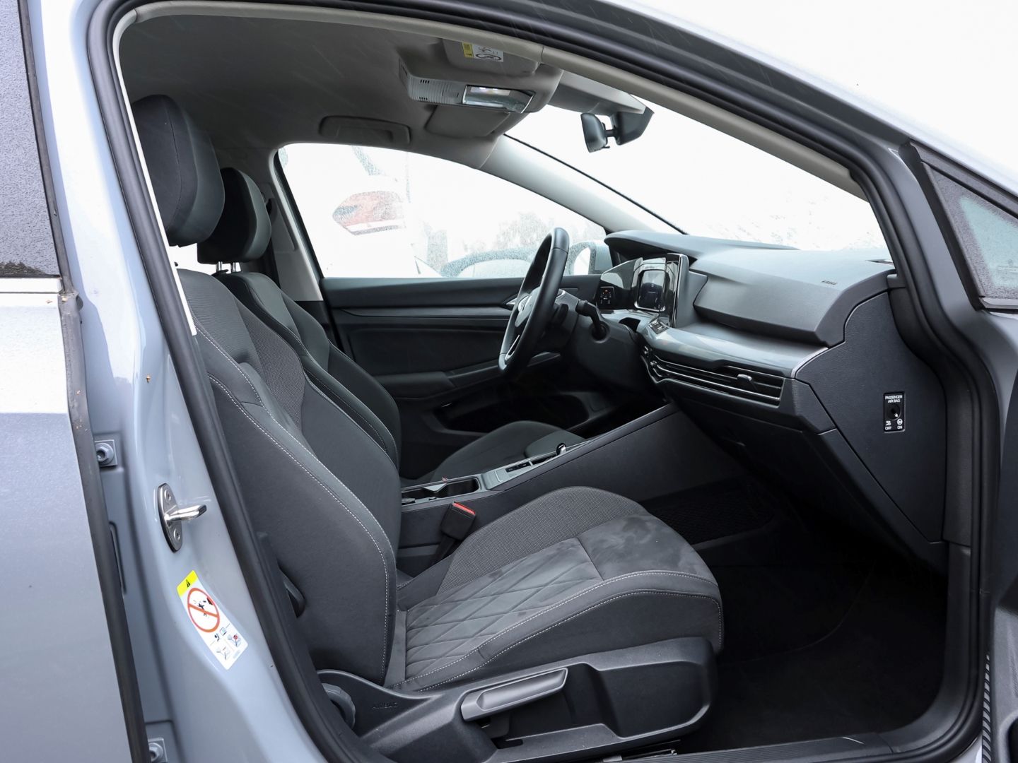 Volkswagen Golf SVIII STYLE eTSI DSG ACC LEDPLUS NAVI RFK foto 3