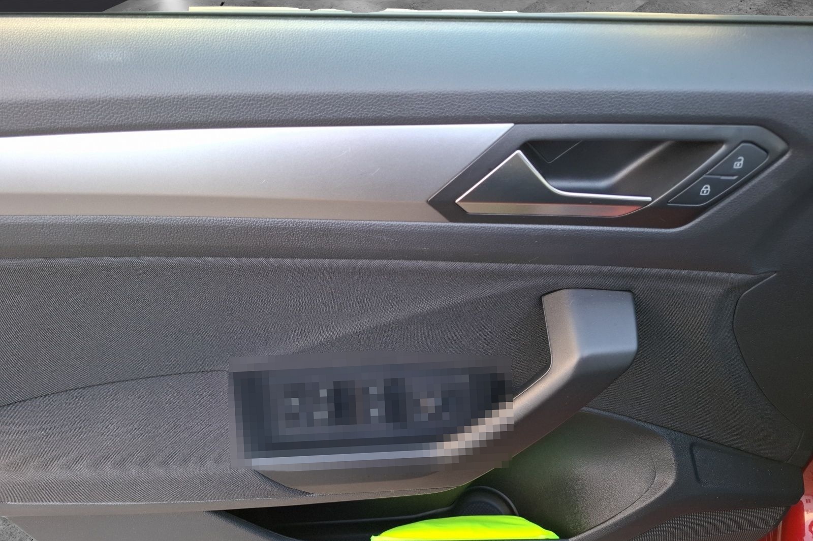 Volkswagen T-Roc TSI Life LED Navi AID Park-Assoist SH foto 19