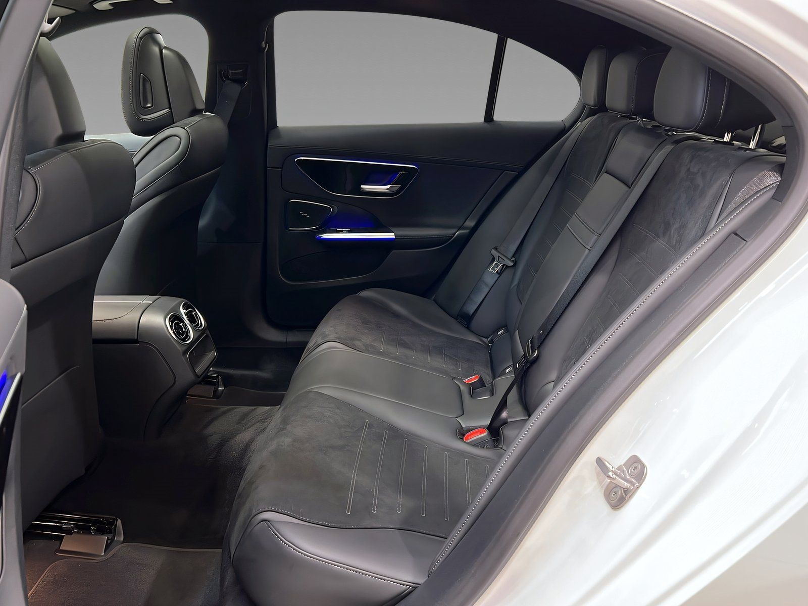 Mercedes-Benz C 200 d AMG+LED+NIGHT+Ambi+Memo+Pano+TotW+360° foto 9