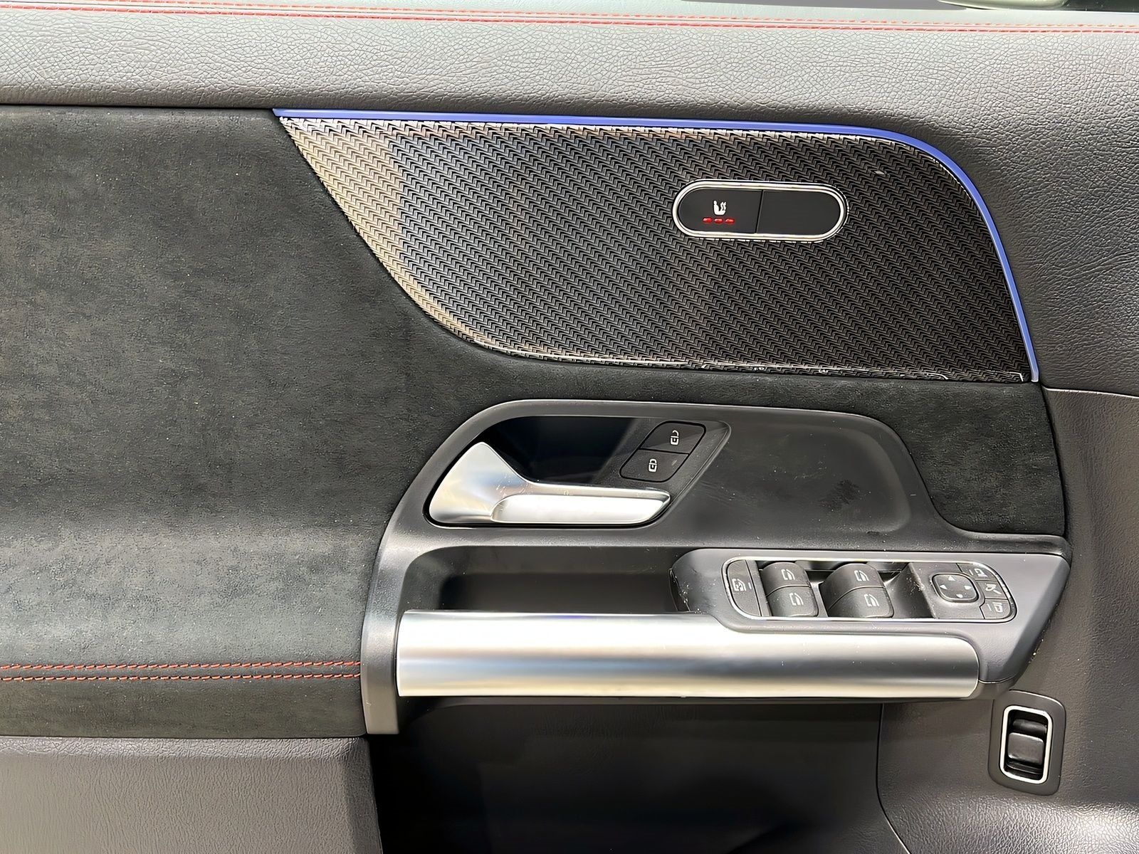 Mercedes-Benz GLA 200 AMG+LED+Ambiente+CarPlay+TotW+AHK+360° foto 13