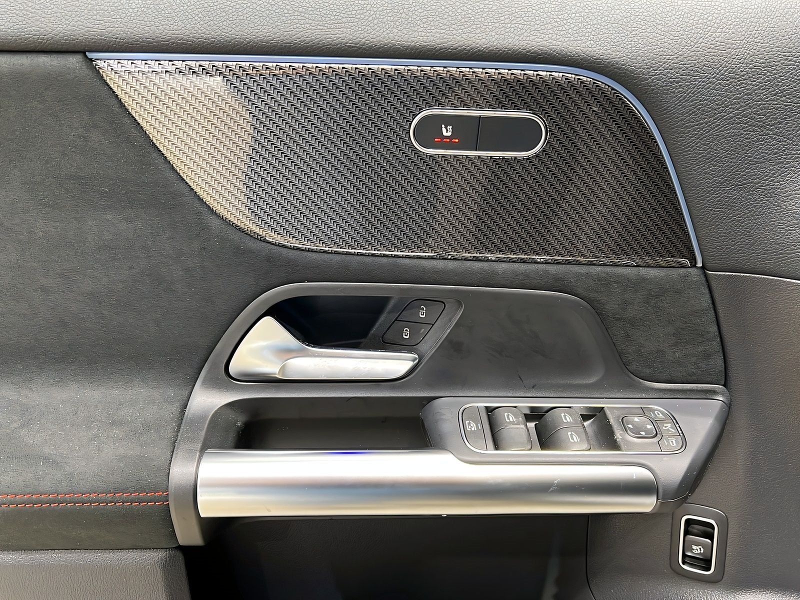 Mercedes-Benz GLA 200 AMG+LED+Ambiente+CarPlay+TotW+AHK+360° foto 13
