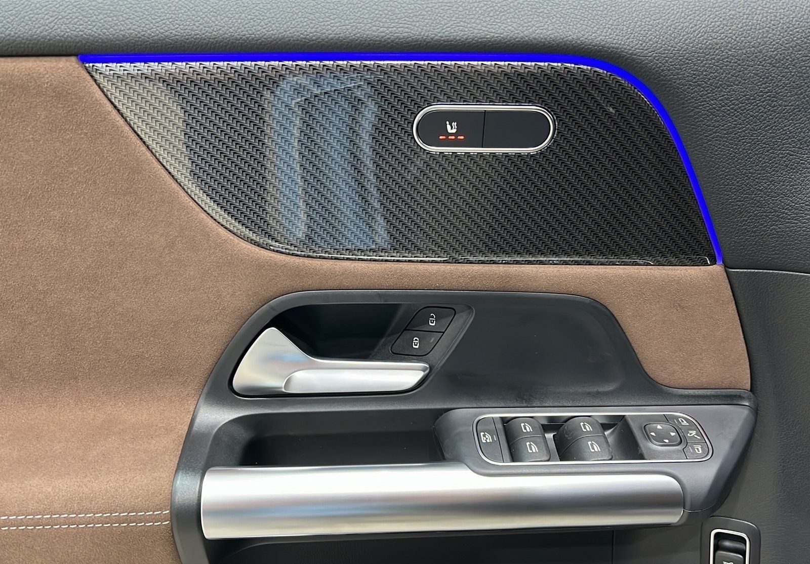 Mercedes-Benz GLA 200 AMG+LED+Ambi+Carplay+TotW+AHK+19"+360° foto 13