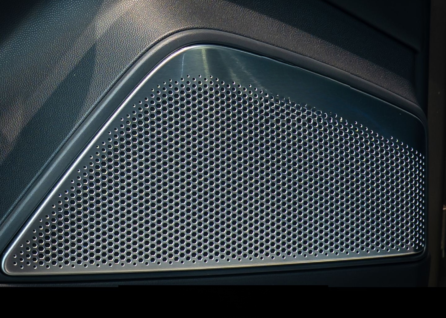 Porsche Macan 4 FnW-Goldbronze Burmester Matrix Luft foto 17