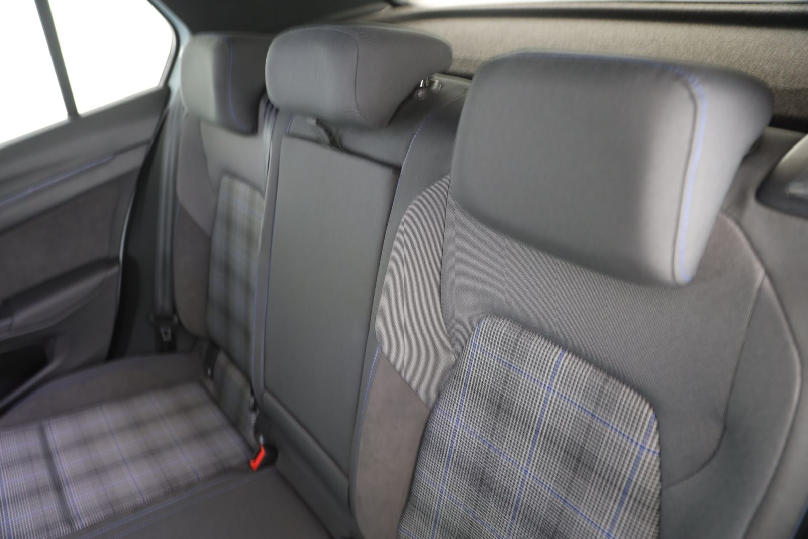 Volkswagen Golf VIII GTE 1.5 TSI DSG eHybrid | NAVI | AHK | foto 13