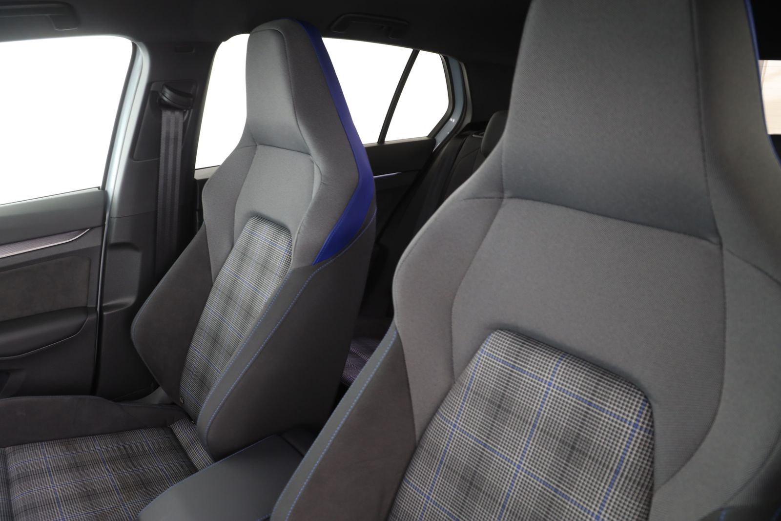 Volkswagen Golf VIII GTE 1.5 TSI DSG eHybrid | NAVI | AHK | foto 14