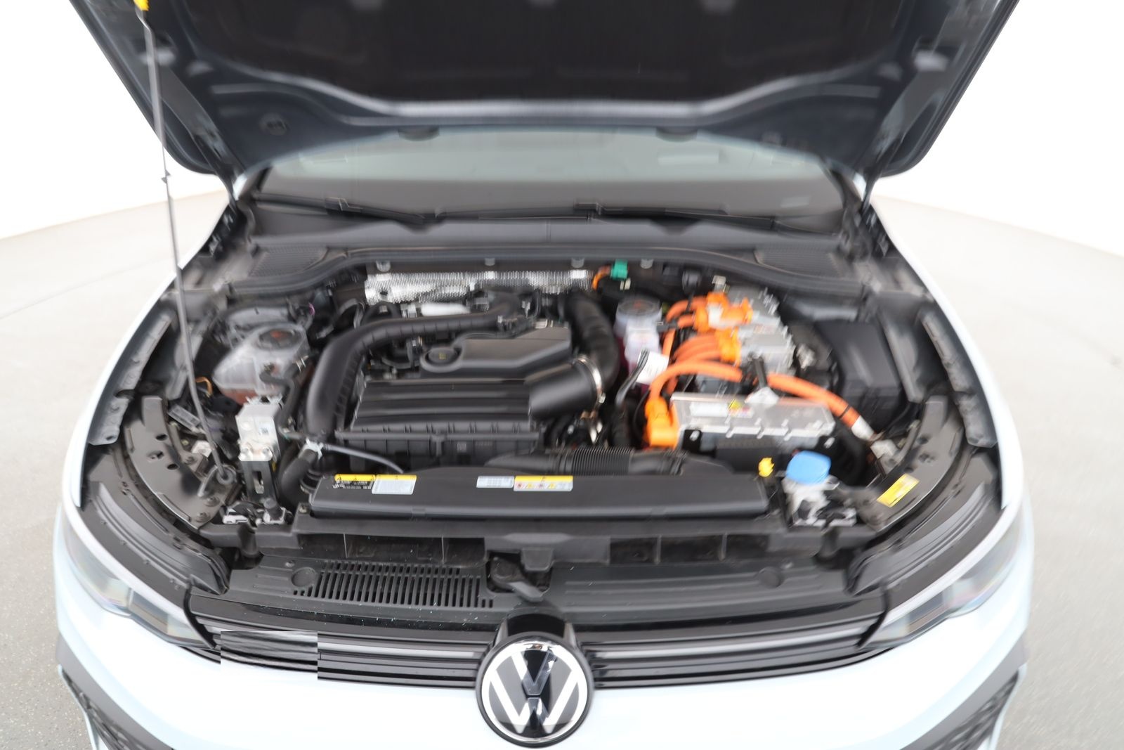 Volkswagen Golf VIII GTE 1.5 TSI DSG eHybrid | NAVI | AHK | foto 9