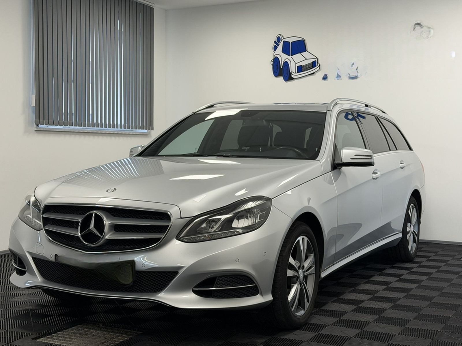 Mercedes-Benz E 200 T CGI BlueEff. Aut. Avantgarde LED 7-Sitze foto 1
