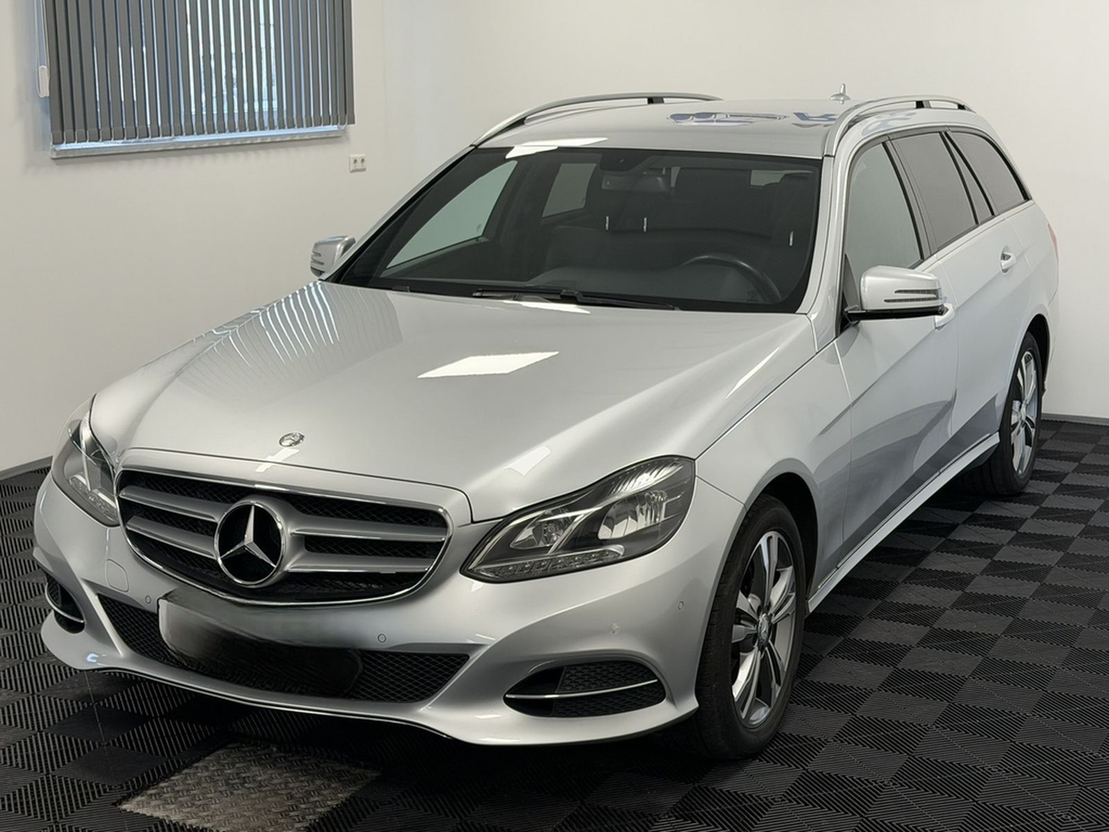 Mercedes-Benz E 200 T CGI BlueEff. Aut. Avantgarde LED 7-Sitze foto 2