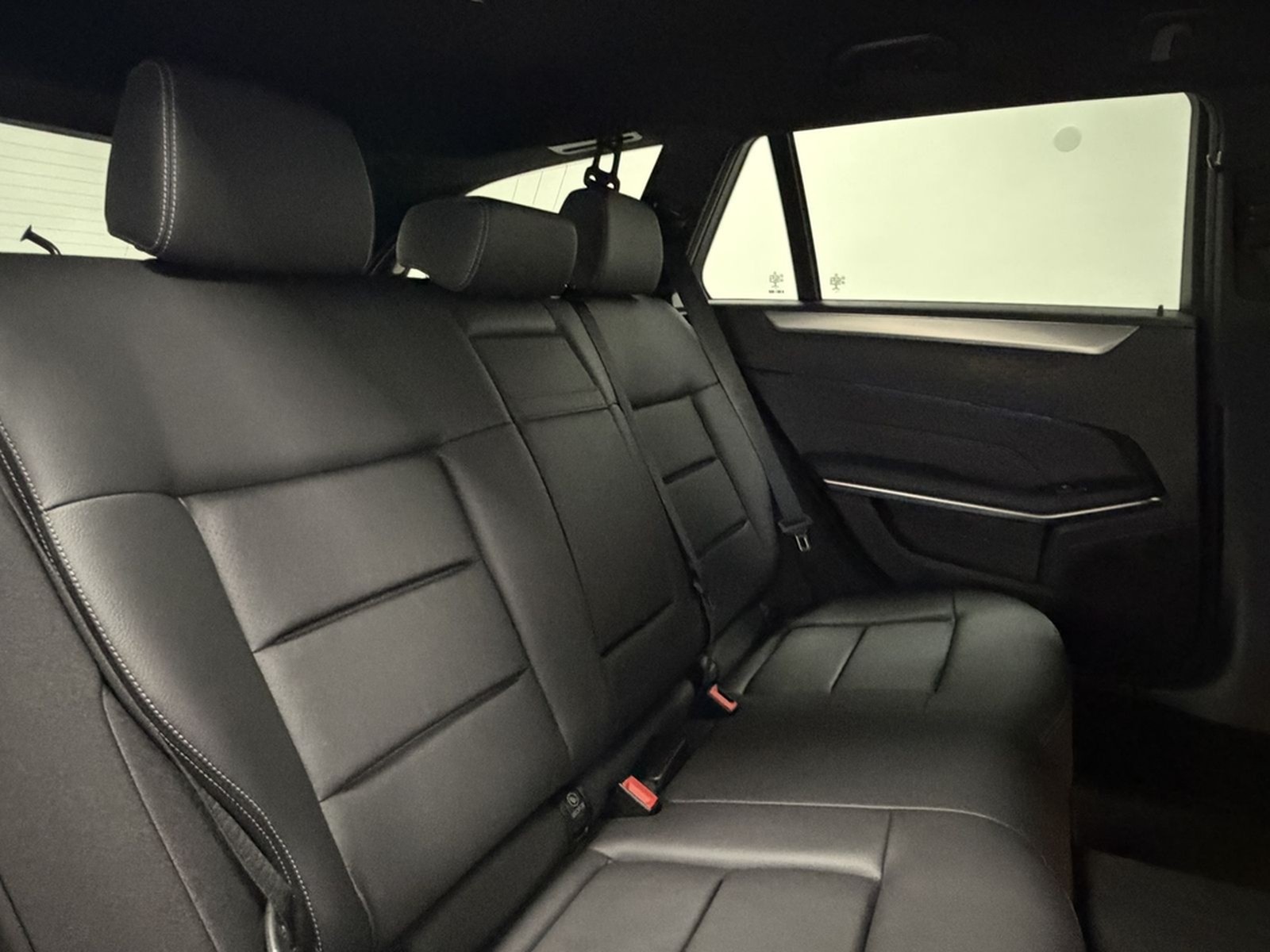 Mercedes-Benz E 200 T CGI BlueEff. Aut. Avantgarde LED 7-Sitze foto 15