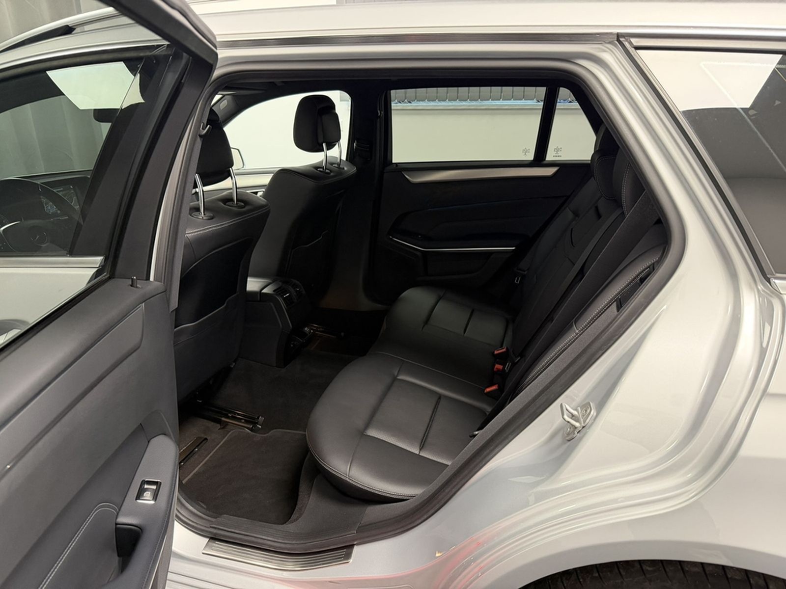 Mercedes-Benz E 200 T CGI BlueEff. Aut. Avantgarde LED 7-Sitze foto 17
